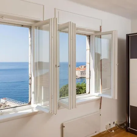 Rea Apartment
