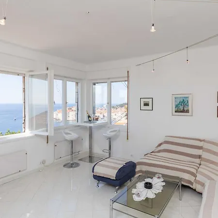 Rea Apartment *